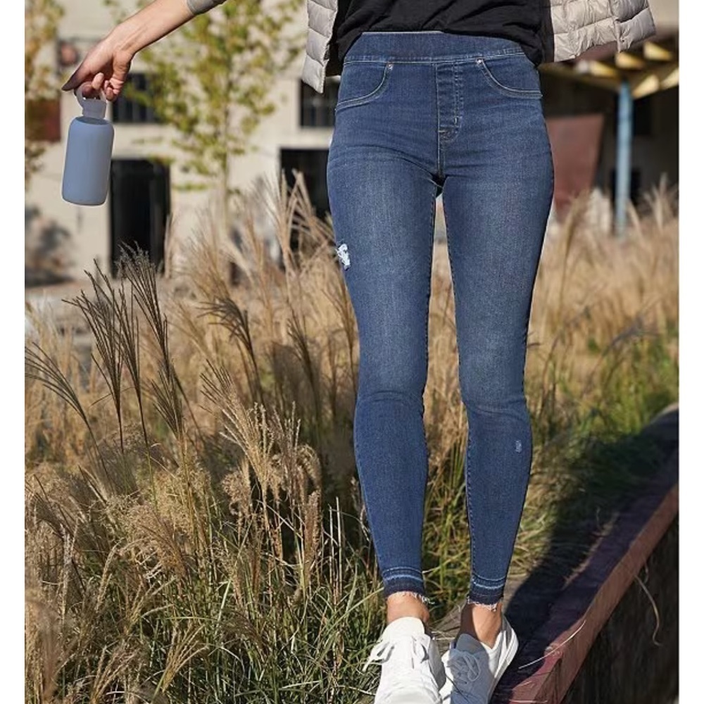 Spanx Distressed Denim‎ High Rise Elastic Waist Jeggings Size Small